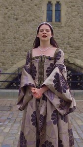 Traitors gate and heads on spikes... did you know this about this tower entrance? ⛓️💀 #toweroflondon #traitorsgate #anneboleyn | The London Dungeon