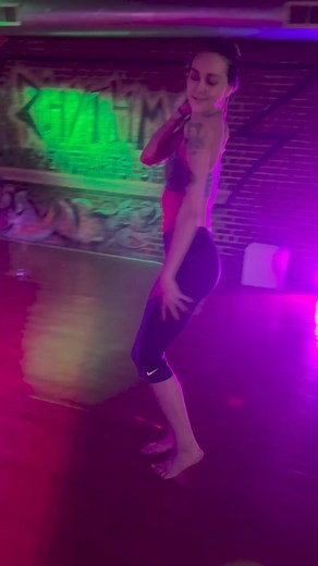 Step into the world of Contemporary Jazz Dance w/ Gaylyn Lareese! Every Thursday, from 8:15-9:30pm, immerse yourself in this graceful session, designed to enhance flexibility, foster strength, and express narratives through elegant lines. Gaylyn will help you discover newfound possibilities in your movement and embrace your feminine essence as you delve into this journey of self-exploration. Unlock the artistry of these graceful dance techniques at just $20! Click the link here: linktr.ee/rhythm