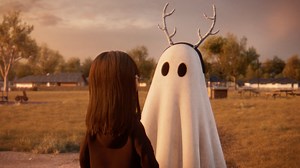Girl & Ghost Telstra | Together is for Christmas Agency: Bear Meets Eagle on Fire/Sydney Director: Steve Rogers Production Company: Revolver DoP: Daniel Landin Editor: Jack Hutchings Production Designer: Steven Jones-Evans Post Production: ARC Animation: Mathematic Studio Music Company: Trailer Media Song: The Smashing Pumpkins - Tonight Tonight Released: November 2025 | advert.ge | Facebook