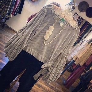 Velvet Bell Sleeved Top | Size S,M,L | $36 #mothholeconsignment #fairoaks #sacramento #california #consignmentshop #boutique #velvet #nye #party | Moth Hole Consignment Boutique | Facebook