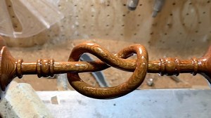 6.1K views | BEEINDRUCKENDE HOLZ-ARBEITEN AN DER DRECHSELBANK. Folgen Sie uns für weitere interessante Videos  | Holzzauber | Facebook