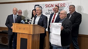 Starr slams Gov. Tina Kotek, Democrats over moving Oregon gas tax vote