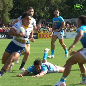 This kid just keeps getting better 😤🔥 📺 Watch #NRLTitansEels on ch.502 or stream on Kayo: bit.ly/3AkwLR9 ✍️ BLOG bit.ly/3wuUFty 🔢 MATCH CENTRE bit.ly/3TazANK | Fox League