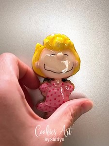 Turned this into fridge magnet! It’s satisfied to make. Wanted to turn all my old sample cookies to fridge magnet so can display together. #ediblefridgemagnet #frodgemagnet #cookieturnintofridgemagnet | Cookies Art by Shirlyn