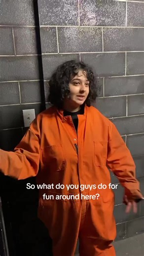 Kevin is everyone's favorite victim 😌 (we love him, don't worry) Kevin est la victime préférée de tout le monde 😌 (on l'adore, ne vous inquiétez pas) #escaparium #jeudevasion #mtl #prisonbreak