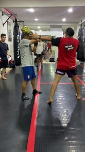 💥 Combinación de ataque muay thai con cambios de nivel y ángulos de ataque 🥊 🔥 Ponte en forma. Desafía tus límites. El muay thai no es solo un arte marcial, es un estilo de vida. Ven y descubre la diferencia. 🏆 Entrena, tú puedes hacerlo ‼️ 📌 Encuéntranos en Avenida Carlos Izaguirre 129 Interior 313 (3er piso) - Independencia (Al frente de Hiraoka y a media cuadra de la Estación Izaguirre del metropolitano 🚎 ). 📲 Más informes al 962 740 772📱💥 | Peru Fight Academy Norte : Boxeo - Muay Th