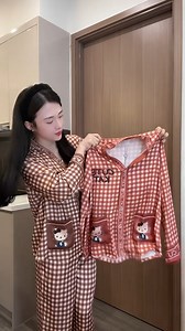 3.2K reactions · 57 shares | Sang thu rồi các Chị ơi mua đồ mới thôi Giá chỉ 199K/1B mua 2B bên em miễn ship nhé Hàng kiểm tra thoải mái rồi thanh toán các Chị nhé Chất liệu đạt chuẩn lụa latin loại 1 mặc vào mịn, mát đặc biết thấm hút mồ hôi cực tốt ạ Đủ size cho các Chị từ 37-85kg | Xavia.vn | Facebook