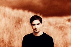 Jon Hopkins versiona a Roger y Brian Eno al piano en "Wintergreen"
