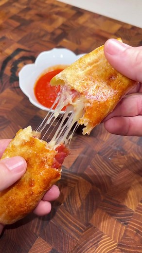 Stuffed Pepperoni Rolls 🍕🍕#pizza #fingerfood #snacks #appetizer #easyrecipe | Cookingintheyard