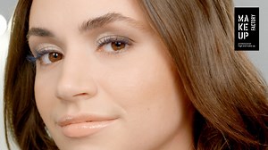 Wir sind verliebt in dieses wunderschöne Augen Make Up! Schminke diesen Look mit den folgenden Produkten nach: Eye lift corrector Mat Eye Shadow No. 41 Mat Eye Shadow No. 08 Eye Shadow No. 26F Automatic Eyeliner No.04 Even More Volume Mascara No. 2422.22 | Make up Factory | Facebook