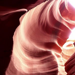 The spiraling rock formations of Antelope Canyon are SO beautiful they almost don't look real! 😍 More unbelievable places: http://hsbu.us/MMaRYHF | House Beautiful