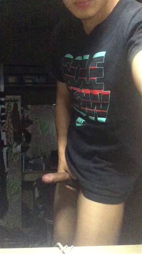 RT @Lisa_baby143: 好想舔淫水横流的肥臀，然后无套后入