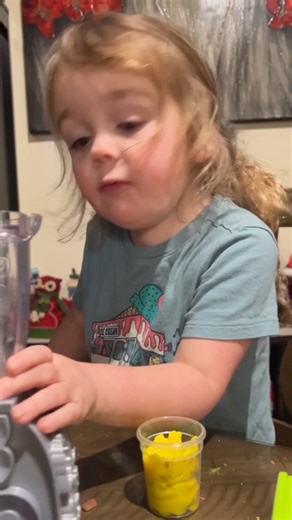 54K views · 1.9K reactions | Today at Willow’s Smoothie Shack: I continue to never actually get served. #dartfam #cute #pretendplay #toddler | Willow’s Diner - Dart Fam | Facebook