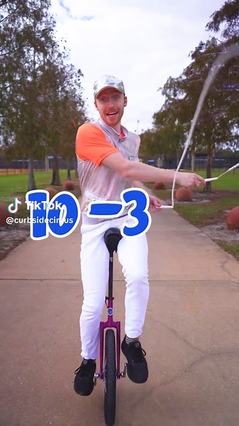 Quick! Get your thinking cap on 🤔 #math #quiz #forkids #challenge #circus #unicycle