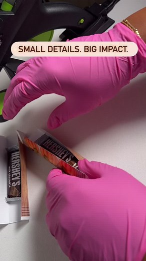 Holiday magic starts with the tiny details…like these mini chocolate bars getting their cozy little wrappers 🍫✨ If your holiday hosting style is “Organized, but make it cute,” the Holiday Helper is basically your new best friend. I’m wrapping, prepping, and making sure your setup looks intentional without you having to lift a finger. Planning a gathering? Want your treats to look as put-together as your menu? Tap in and grab your kit before they’re gone 🎁✨ ✨Share this with the host in your gro