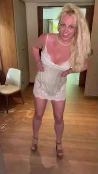 Britney Spears Wants Your Attention!