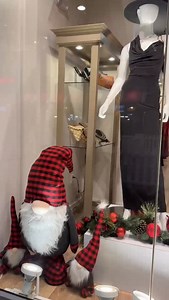 Christmas cheer, cute outfits & festive feels 🎄✨ Still need a last-minute gift? Stop by and shop with us 🤍🎁 #ShopLocal #HolidayShopping #ChristmasVibes 🎄✨ | Cookies Clothing Co