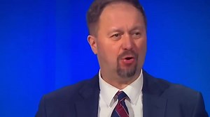 Romanu Jochovi se trošku pletl jazýček. Zachoval se však jako chlap a přiznal se zpožděním opilost. Zdroj videa: Česká televize | ŽivotvČesku.cz