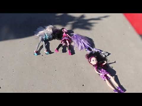 Ever After High and Monster High Destruction (NOT FOR YOUNG CHILDREN)