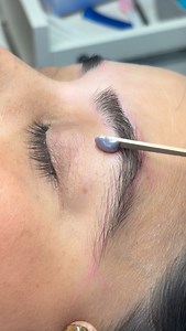7.3K views · 67 reactions | Satisfying wax clips + that final brow glow = chef’s kiss. ✨奈 #eyebrows #eyebrowshaping #eyebrowwaxing #laredotx #thevanitybarlaredo #instabeauty #satisfyingvideo . . . https://thevanitybar.square.site/ | The Vanity Bar | Facebook