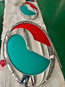 [Hot Item] Illuminated Chrome Logo Car Signage for Automotive Dealership