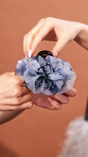 Tie-dye fluffy clip-in hair clips add a natural touch to your everyday look.