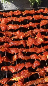 Quanta Firfir: Looking for a spicy, hot, and flavorful meal? For a unique and flavorful, feel-good experience, Quanta Firfir is the way to go. What's your favorite type of Firfir? .. (📸: @enun_088) Join the Moya Fam for Ethiopian food content @balemoya .. #ethiopianfood #ethiopia #habesha #africanfood #eastafricanfood #balemoya #injera #firfir #ferfer | Balè Moya