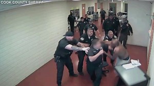 Video shows Illinois inmate attacking correctional deputies