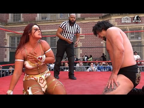 Megan Bayne vs Jorge Santi (Intergender Wrestling) Battle Club Pro