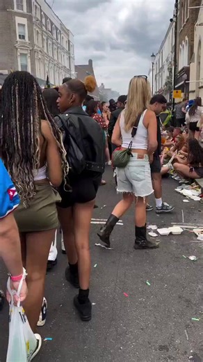 A saída da Sapucaí por causa do povo dos camarotes