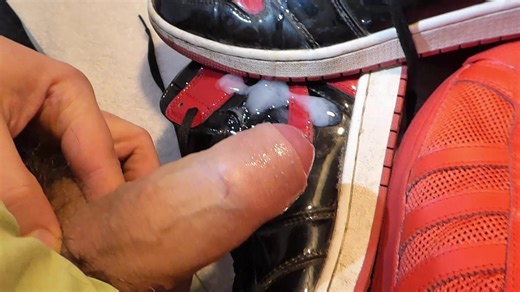 ... Jordon 1 red patent cum