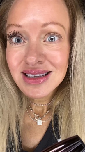 Lashes So Long, They'll Think You Got Extensions! My Amazing Lashes Mascara's unique tubing formula coats each lash for extreme length and definition. No clumps, no smudges – just long, luscious lashes that last all day. When it's time to unwind, simply rinse with warm water—no harsh makeup removers needed. "I just tried this mascara, and just look at these lashes! It not only thickens and lengthens, it truly lasts all day without smudging. In fact, there is no smudging at all, ever." - Lauren |