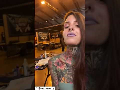 Check Out Beautiful Tattoo Model @bettyburgerbbz Getting Tattooed Live!