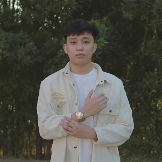 The Official Lyric Visualizer for ‘Kabet Pala Ako’ by Eugene Layug will be live on the OC Records YouTube Channel, tonight at 8PM! #EugeneLayug #KabetPalaAko #OCRecords | O/C Records