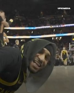 2K views | His teammates always trust Curry. | Rebound | Facebook