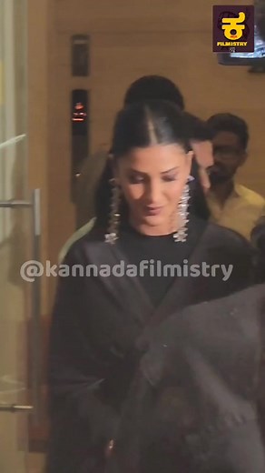 Shruthi Hassan beautiful entry to SIIMA Awards 2023 #Shruthihassan | Kannada Filmistry