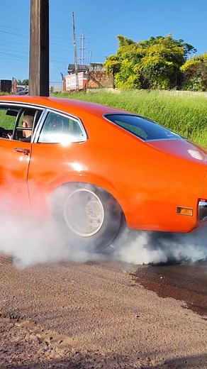 Esse Maverick recebeu um bloco 351w e montamos com kit rotativo que desloca incríveis 427 polegadas. Esse motor com 300HP de óxido nitroso, limitado pela linha de 4an rendeu 771whp, mais de 900hp de motor e incríveis 119kgf.M de torque. Mais um monstro by MHP 💪🏻🙏🏻👊🏻 | MHP Muscle Cars