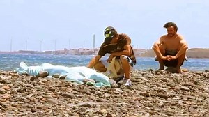 Unfalldrama auf den Kanaren | Schweizer Profi-Windsurfer köpft Frau mit Brett