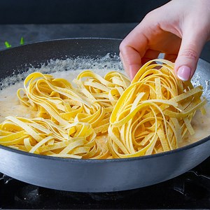 La recette la plus simple de pâtes à la viande! Très savoureux et très copieux! | Cookrate - France