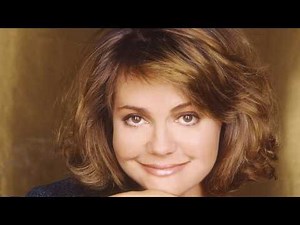 Sally Field TOPLESS Photos That Shocked Everyone take a look.