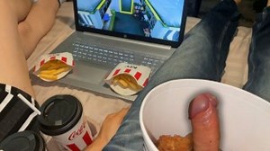 ICE CREAM GAME. Step Sis Catching Facial CUMSHOT in the Game of Taste