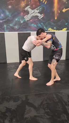 reverse de la riva -> spiral guard -> back take -> truck w/ lotus control -> crotch ripper -> baby twister #repost • @omernezam10p#bjj #jiujitsu #brazilianjiujitsu #ufc #grappling #bjjlifestyle #martialarts #wrestling #jiujitsulifestyle #fitness #life #oss #judo #nogi #bjjlife #training #fight #selfdefense #gym #fighter #jiujitsulife #10thplanet #visualart #phalanxfamily #phalanxarmy | Phalanx Athletics