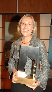 In 2007, Elizabeth Hay won the #ScotiabankGillerPrize for her novel LATE NIGHTS ON AIR. #GillerPrize #CravingCanLit | Giller Prize