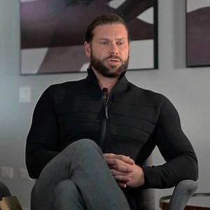 141K views · 1.2K reactions | Comment se remettre en question de manière saine, sans tomber dans le doute et l’autodévalorisation ? La vidéo complète est disponible sur YouTube:  https://youtu.be/3ymv2y4ftyk - - - Inscrivez-vous à notre infolettre pour ne rien manquer et obtenez un cadeau gratuit avec votre abonnement! https://bit.ly/3YGjMTd #psychologie #communication #doute #remiseenquestion #analyse #conscience #comportement | Guillaume Dulude Psycom | Facebook