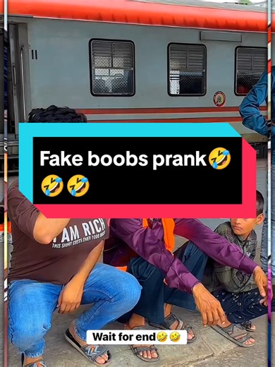 Fake boobs prank🤣🤣😂 #Viral #comedy #trending #funny #prank