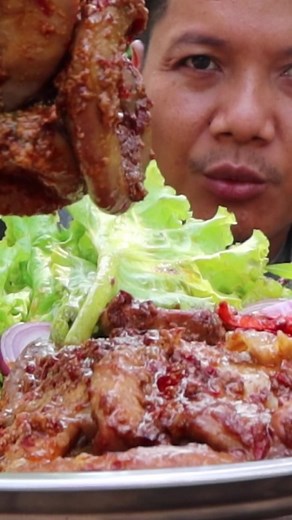 Eating Pork Intestine Coconut Milk yum yum #reelsfb #yummyfood #eeeeeats #reel #eatingshow #eating | PINES PINOS