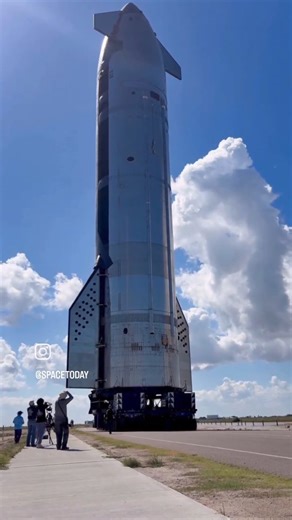 1.3K views · 91 reactions | See how @spacex transports its humongous spacecraft #starship by road to its launch pad  #occupymars #spacecraft #Spacerace #SpaceX #linkinbio #teamtrendy #texas | Trendy Africa Magazine | Facebook