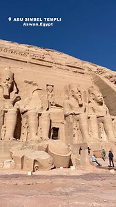 Le grand temple d’Abou Simbel est bien plus grand que vous ne l’imaginez ! Avec ses 38 mètres de haut et ses 35 mètres de long, il est d’une beauté bouleversante. #ExperienceEgypt #VisitEgypt #Egypt | Experience Egypt
