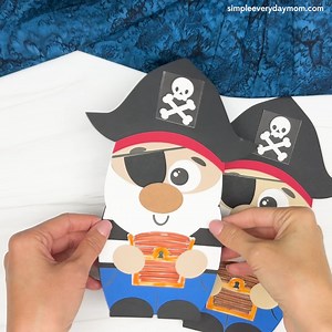 🖤 Gnome Pirate Craft ✂️ Grab the printable template on the blog | Simple Everyday Mom