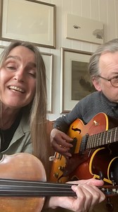Onsdag 24. april kommer Susanne Lundeng til Lillescenen! Med seg har hun Nils-Olav Johansen, og når de spille sammen oppstår et lekent og ekspressivt kammerspill i en symbiose av nordnorsk folkemusikk, egne komposisjoner, improvisasjon og viser 🤩😍 | Kulturbadet